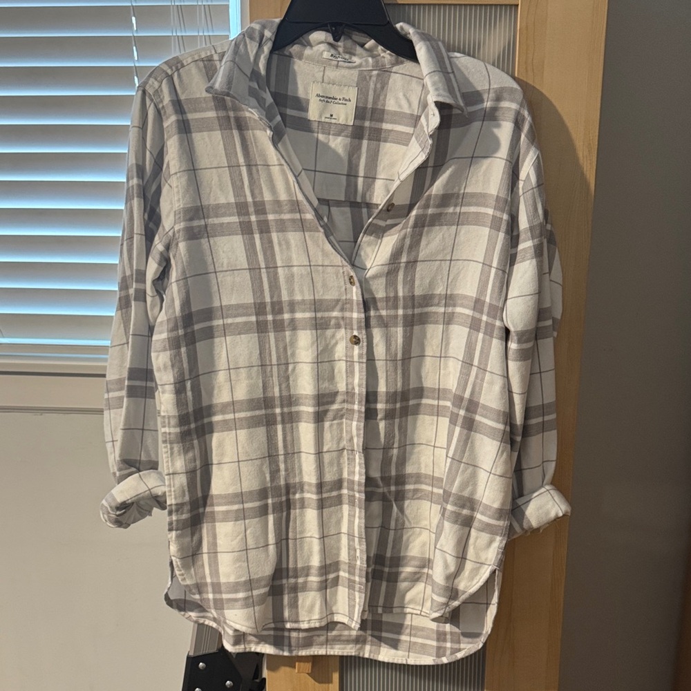 Abercrombie Soft AF Boyfriend Plaid Button Down Shirt